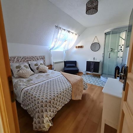 Saint-Nicolas-des-Motets Chez Malia B&B 외부 사진